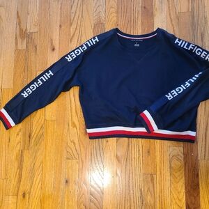 Tommy hilfiger crop top- sweatshirt style
